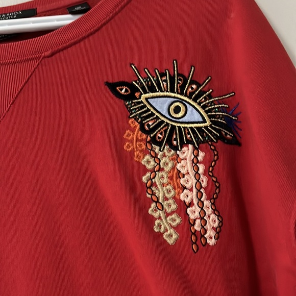 Fun graphic sweater - Picture 2 of 3